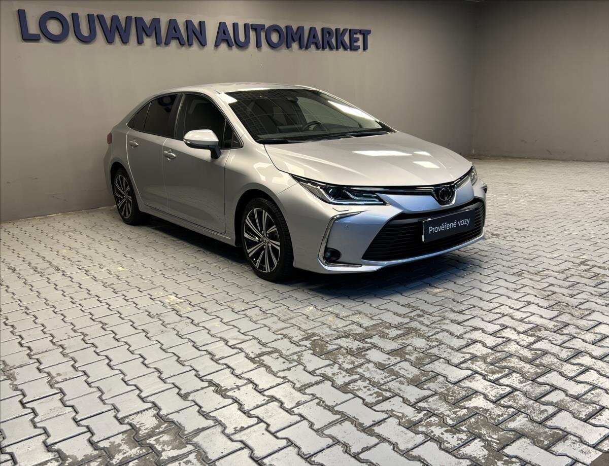Toyota Corolla Sedan 1,5 l 92 kw