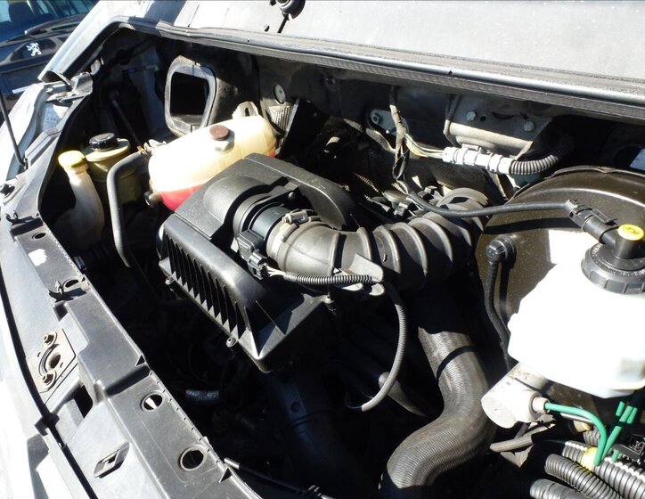 Renault Master Skříň 2,5 l 88 kw