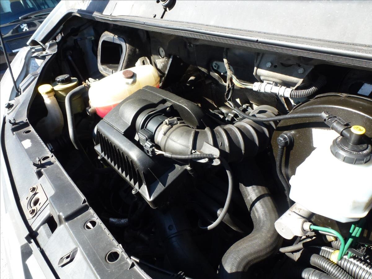 Renault Master Skříň 2,5 l 88 kw