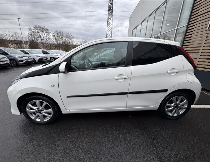 Toyota Aygo Hatchback 998,0 53 kw