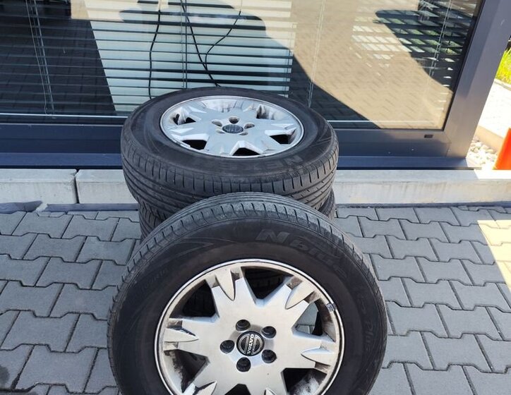 Volvo XC70 Kombi 2,4 l 120 kw