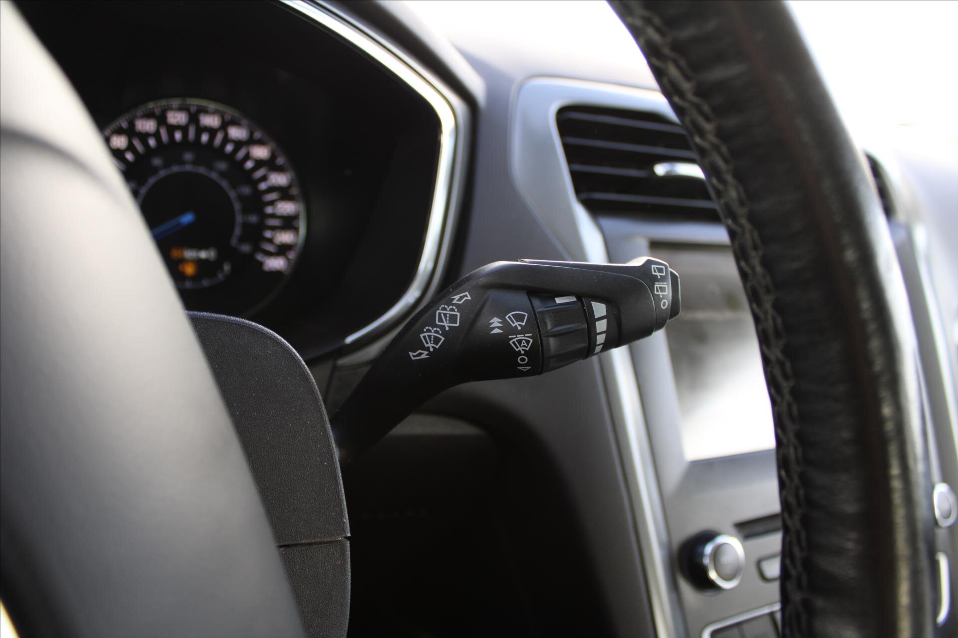 Ford Mondeo Liftback 2,0 l 110 kw