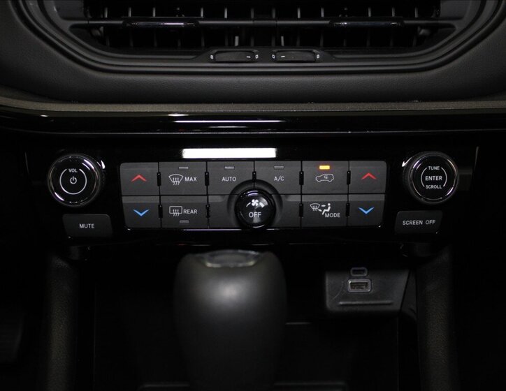 Jeep Compass SUV / Terénní 1,5 l 96 kw