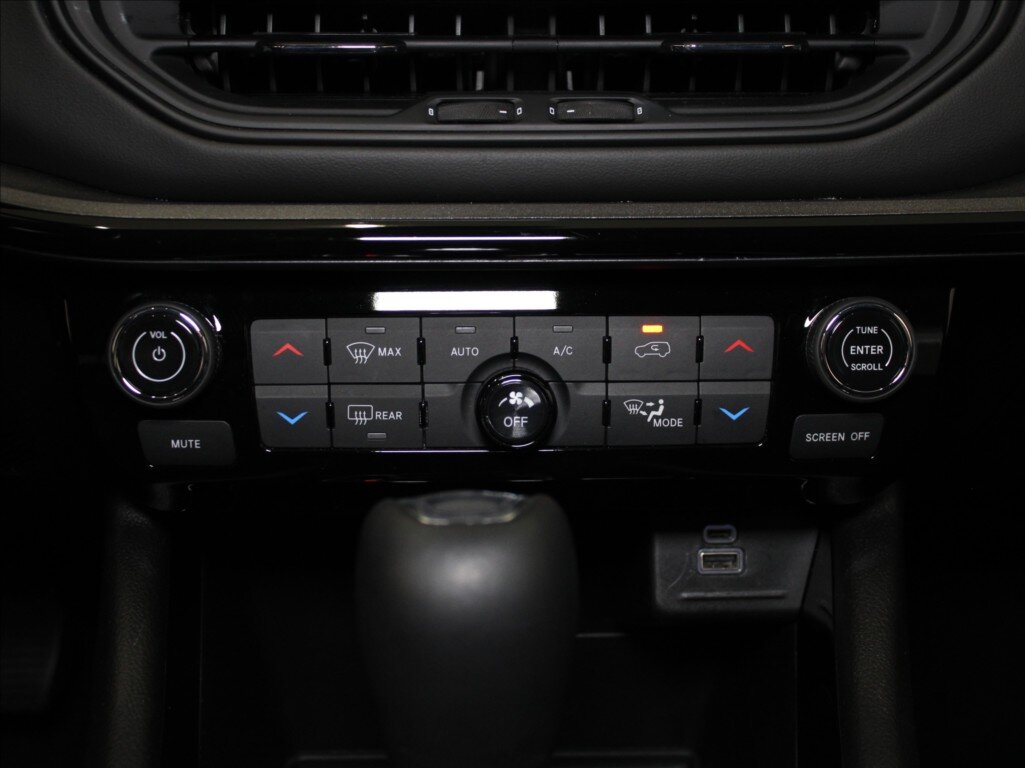 Jeep Compass SUV / Terénní 1,5 l 96 kw