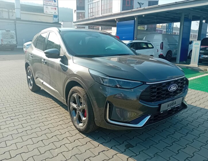 Ford Kuga SUV / Terénní 2,5 l 134 kw
