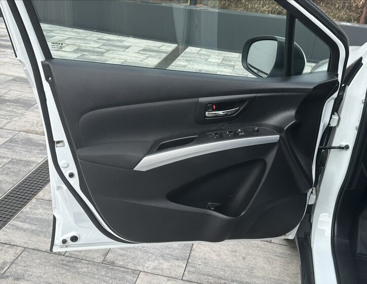 Suzuki S-Cross Hatchback 998,0 82 kw