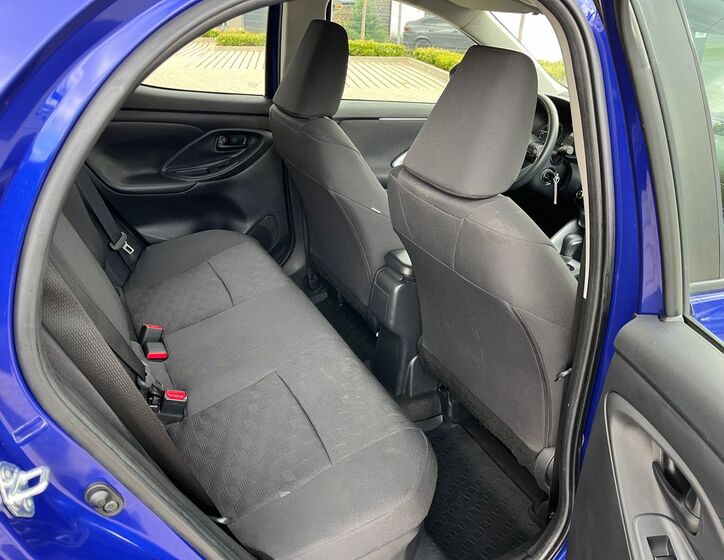 Toyota Yaris 16