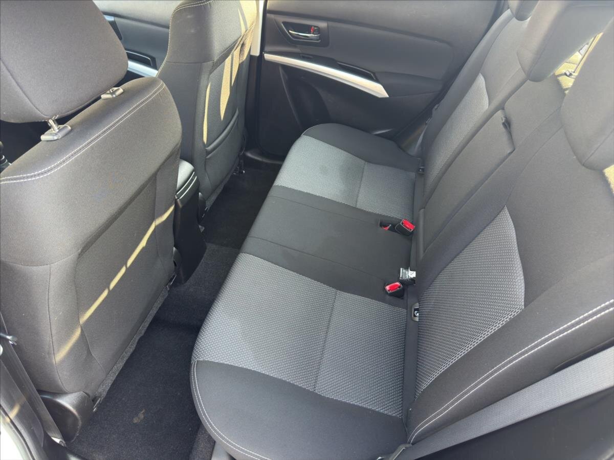 Suzuki SX4 S-Cross SUV / Terénní 1,6 l 88 kw