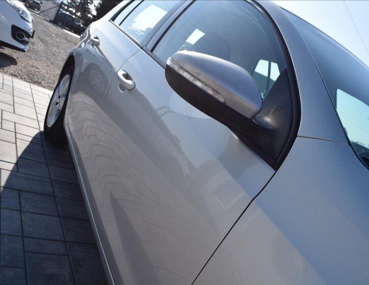 Volkswagen Golf Kombi 1,6 l 66 kw