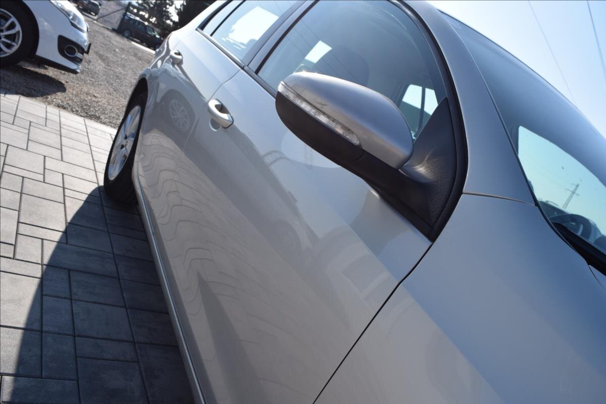 Volkswagen Golf Kombi 1,6 l 66 kw