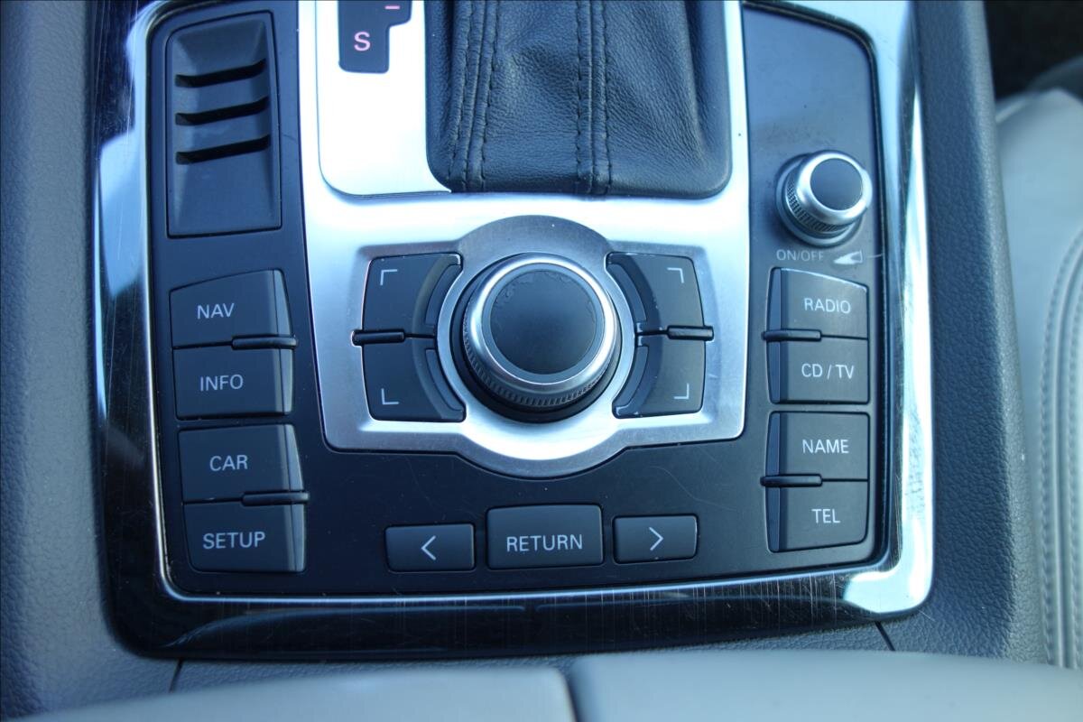 Audi Q7 SUV / Terénní 4,2 l 257 kw