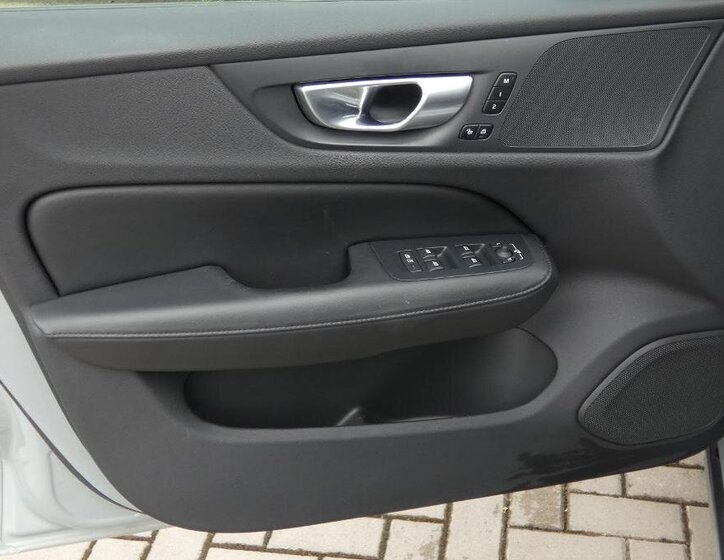 Volvo V60 Kombi 2,0 l 145 kw