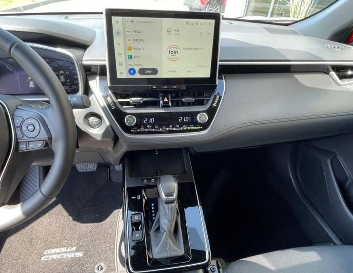 Toyota Corolla Cross 30