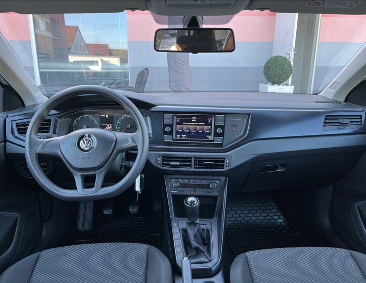 Volkswagen Polo Hatchback 999,0 48 kw