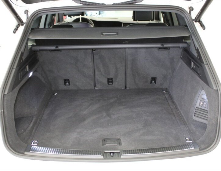 Volkswagen Touareg SUV / Terénní 3,0 l 210 kw