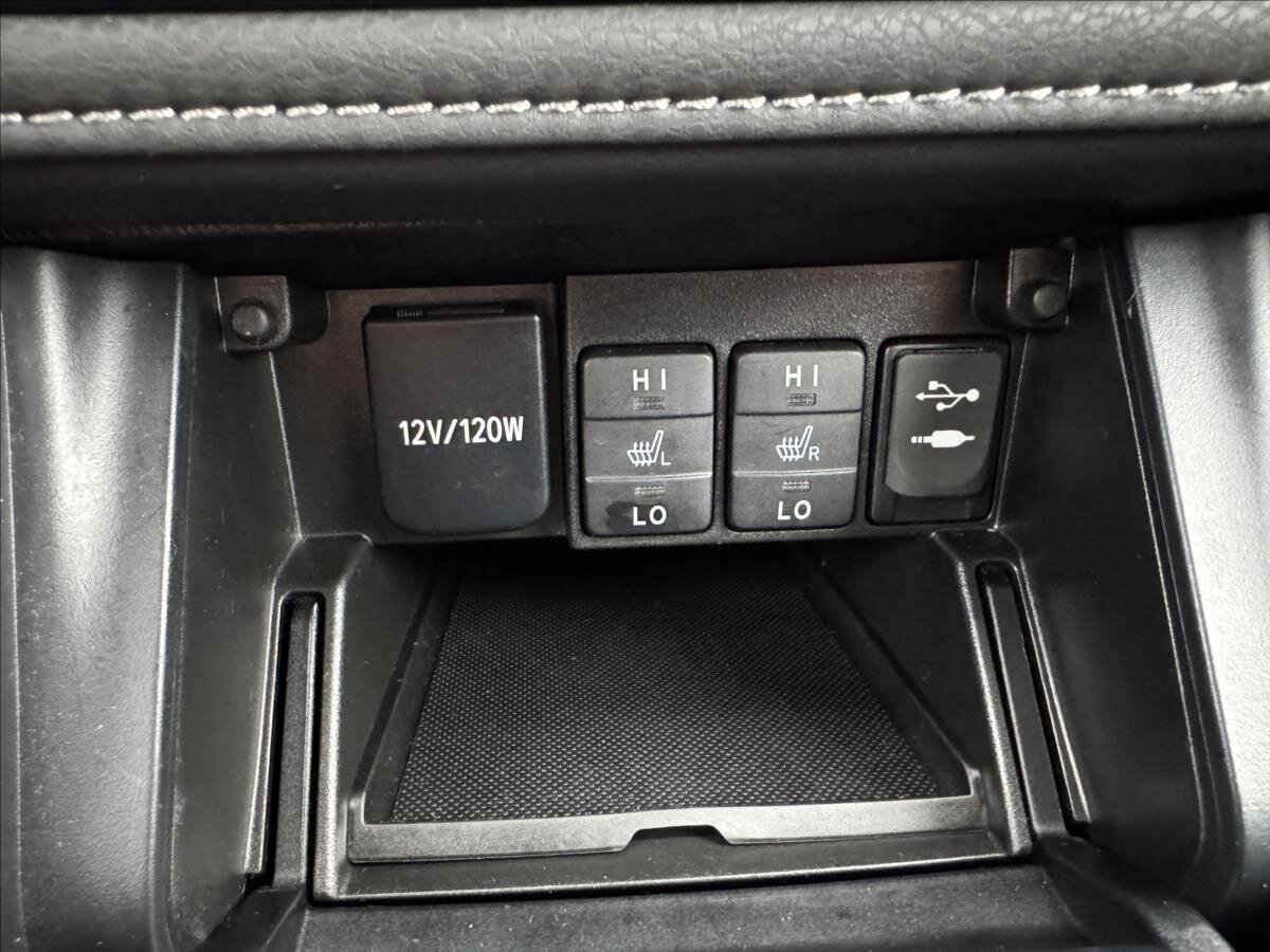 Toyota Auris Kombi 1,6 l 97 kw