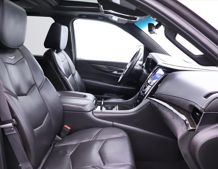 Cadillac Escalade SUV / Terénní 6,2 l 313 kw