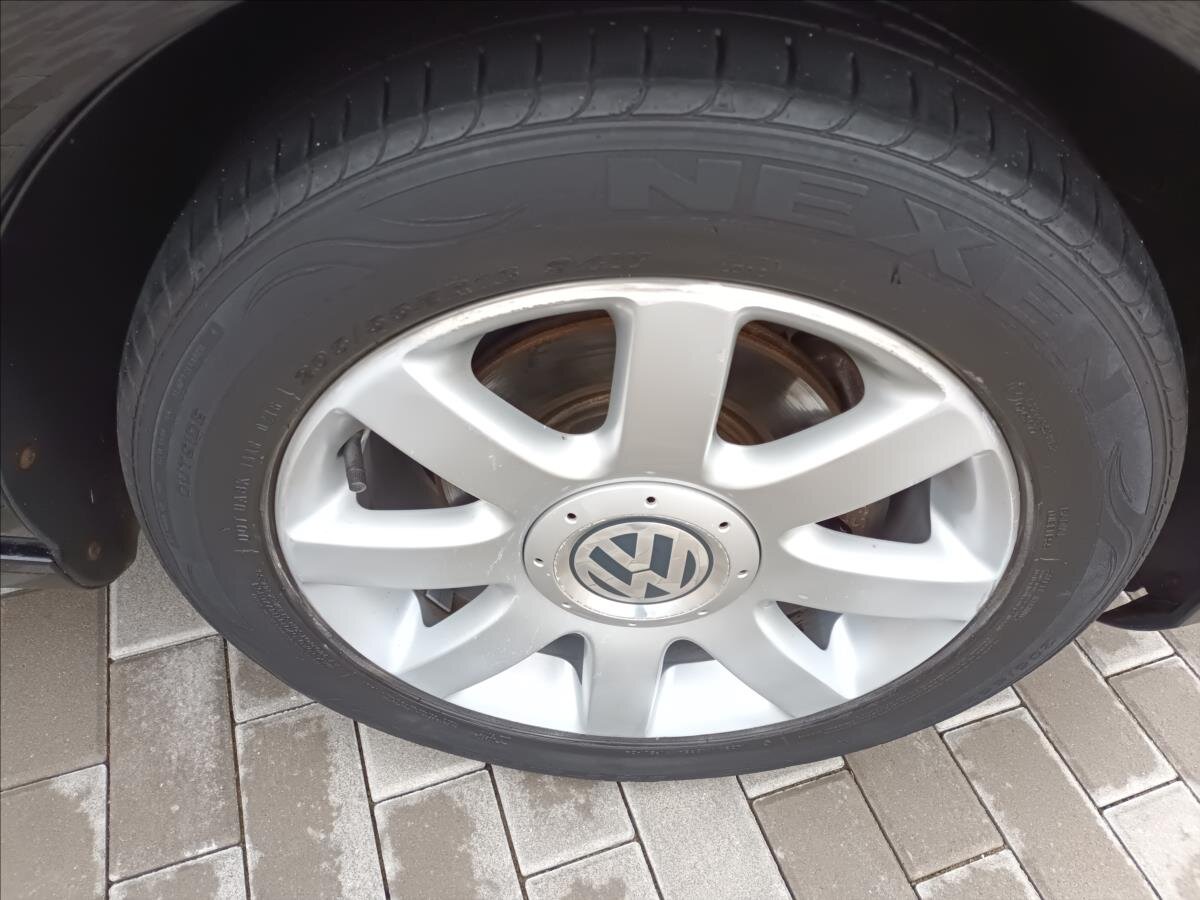 Volkswagen Golf Hatchback 1,2 l 77 kw