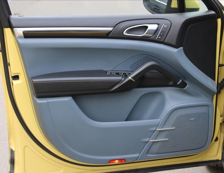 Porsche Cayenne SUV / Terénní 4,8 l 294 kw