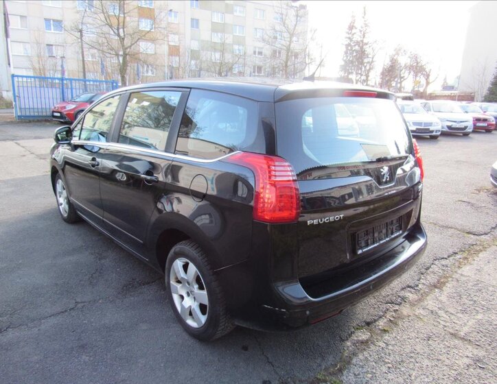 Peugeot 5008 6
