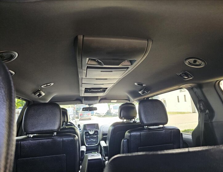 Lancia Voyager MPV 2,8 l 130 kw