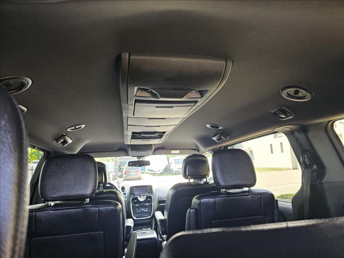 Lancia Voyager MPV 2,8 l 130 kw