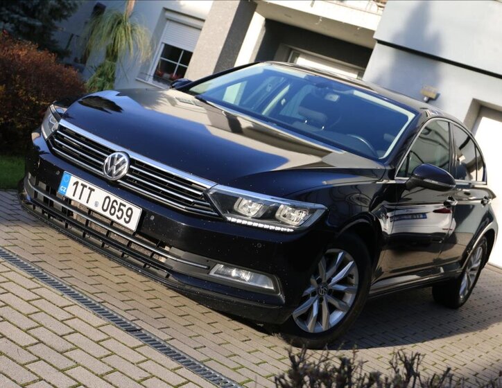 Volkswagen Passat Sedan / Limuzína 2,0 l 110 kw