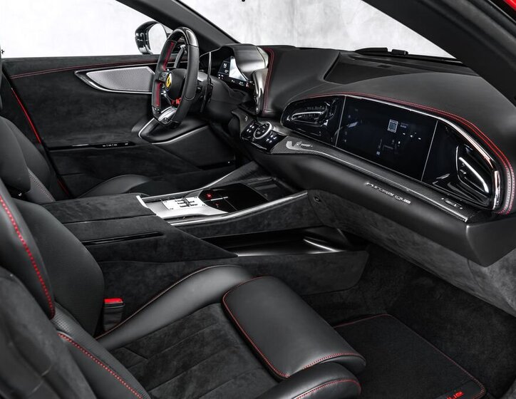 Ferrari Ostatní SUV / Terénní 6,5 l 529 kw