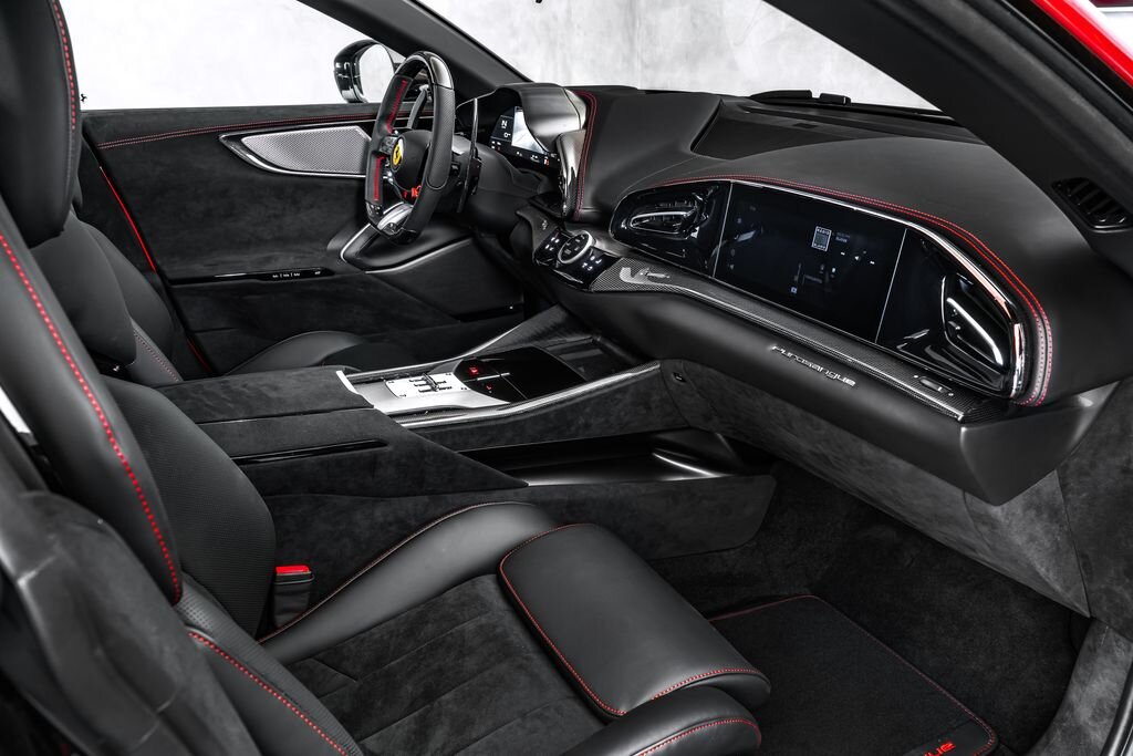 Ferrari Ostatní SUV / Terénní 6,5 l 529 kw