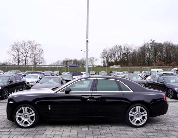 Rolls-Royce Ghost Sedan 6,6 l 420 kw