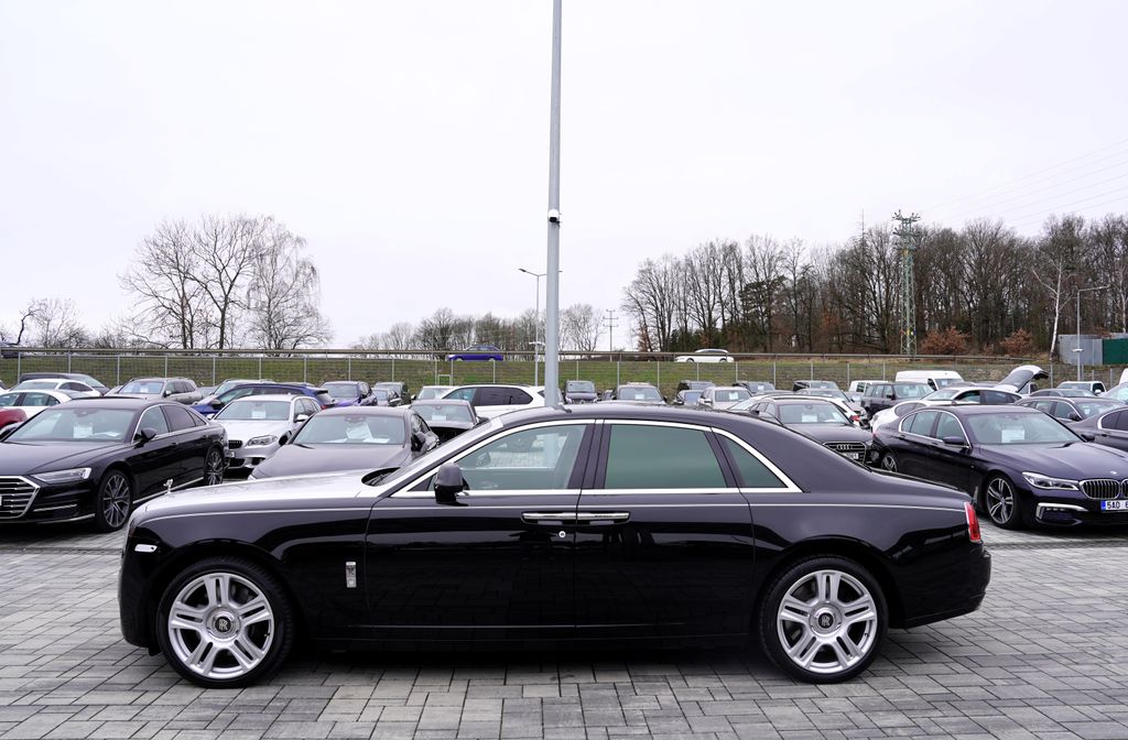 Rolls-Royce Ghost Sedan 6,6 l 420 kw