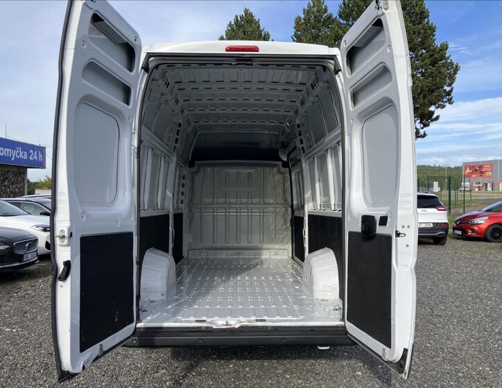 Peugeot Boxer Skříň 2,2 l 121 kw