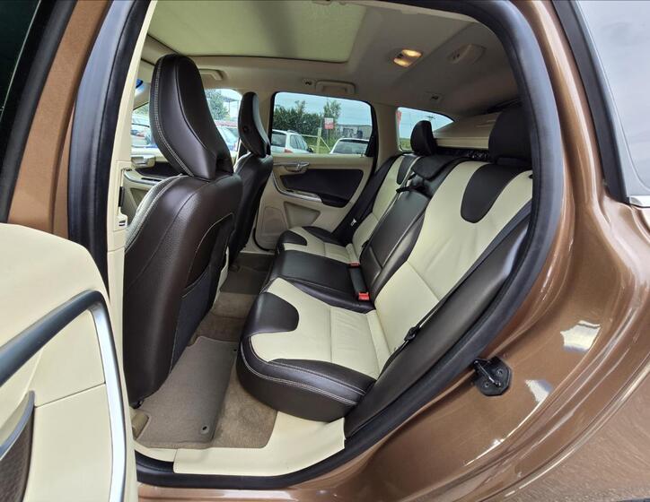 Volvo XC60 10