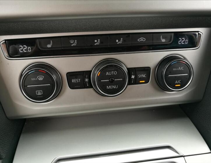 Volkswagen Passat 10