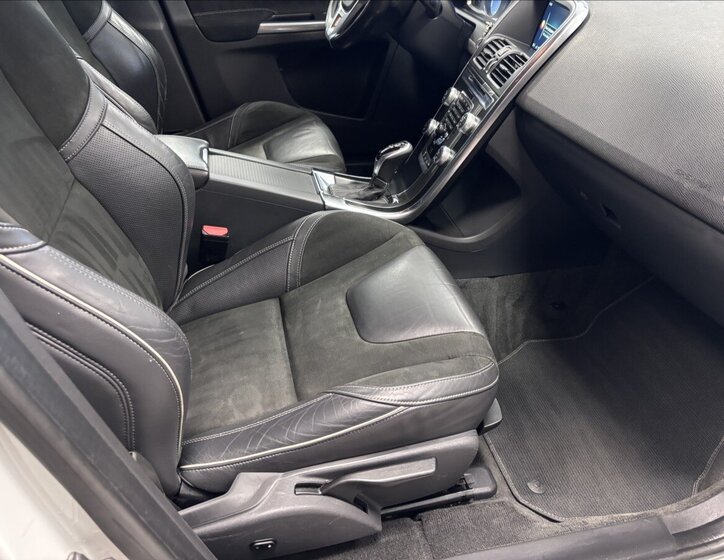 Volvo XC60 Kombi 2,4 l 140 kw