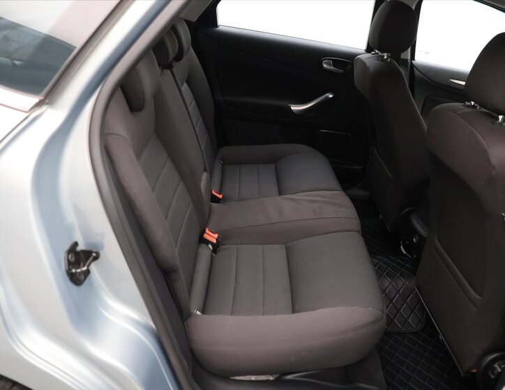 Ford Mondeo Liftback 2,0 l 103 kw