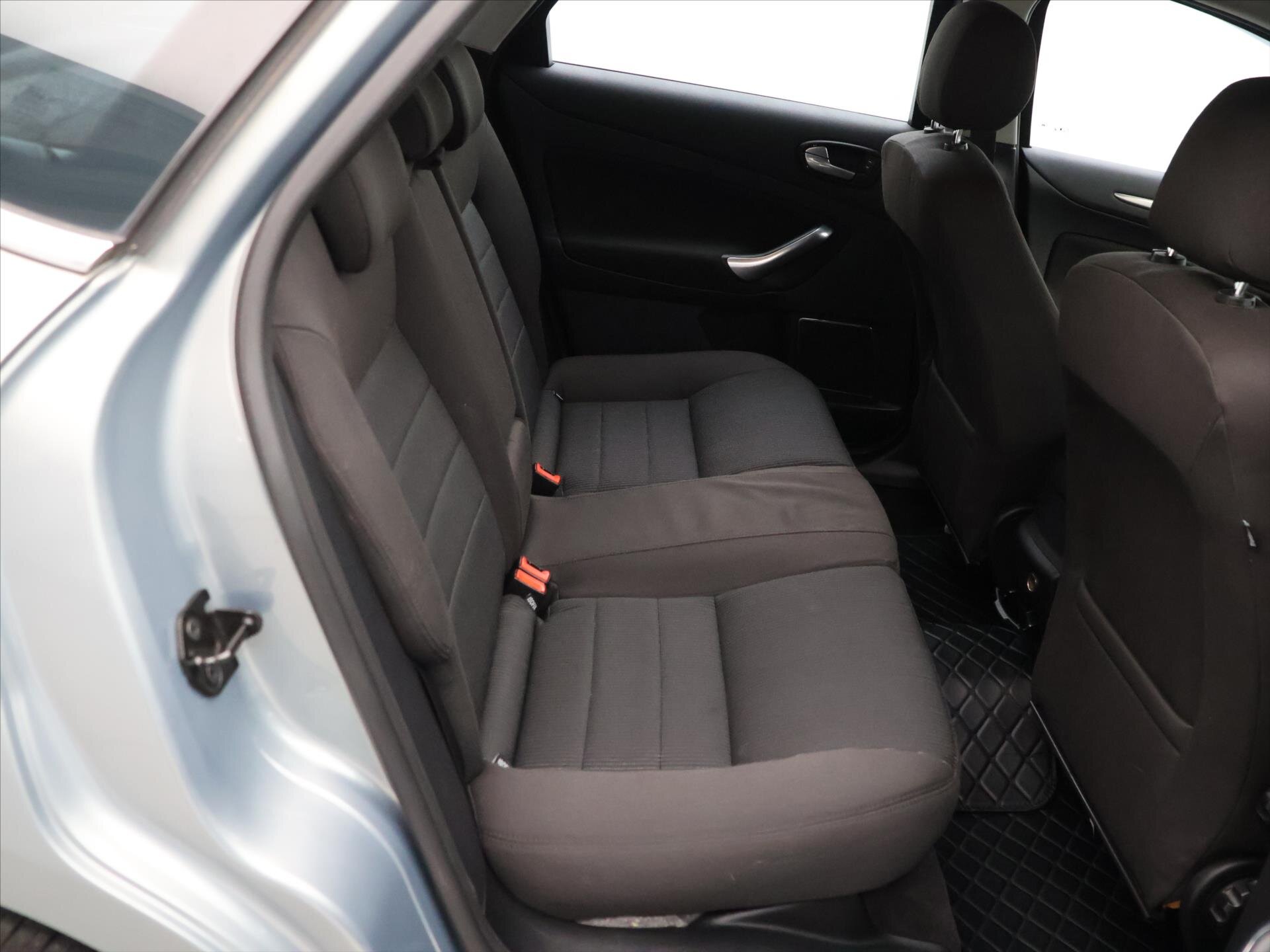 Ford Mondeo Liftback 2,0 l 103 kw