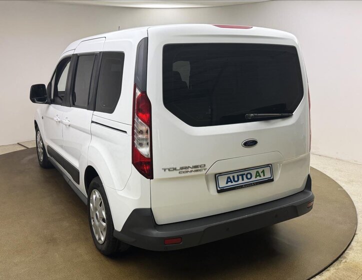 Ford Tourneo Connect 6