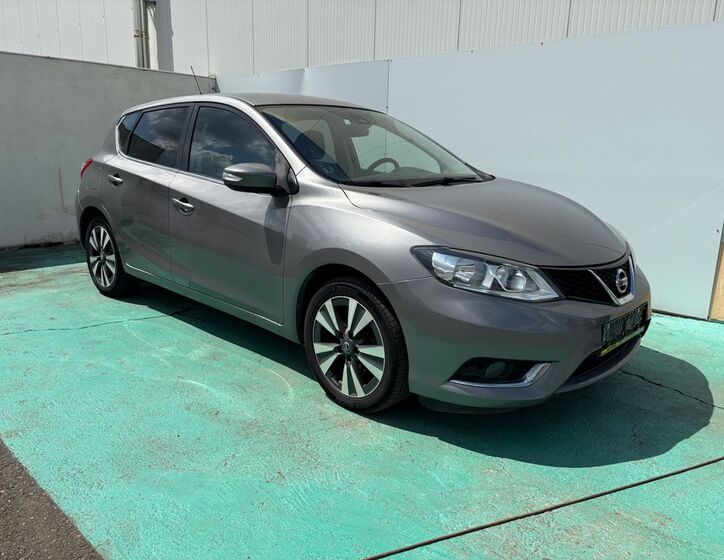 Nissan Pulsar 1