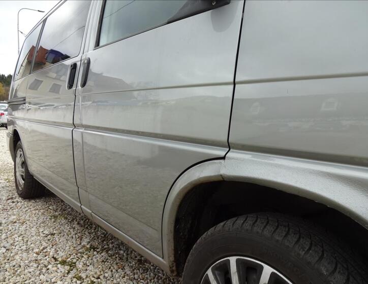 Volkswagen Caravelle 10