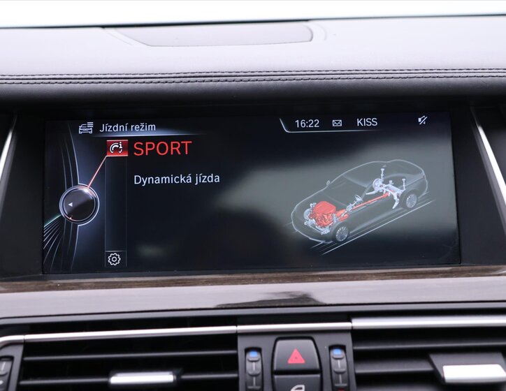 BMW Řada 7 26