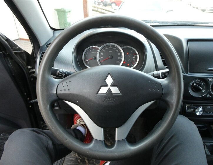 Mitsubishi L200 Pick-up 2,5 l 100 kw