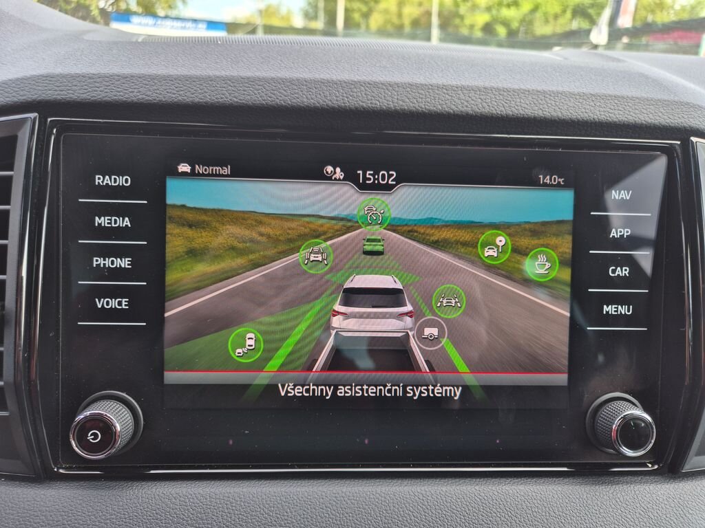 Škoda Karoq SUV / Terénní 1,5 l 110 kw