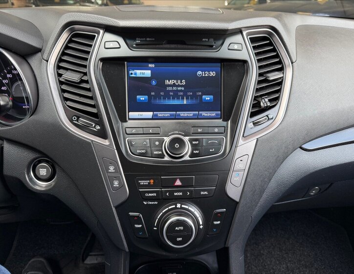 Hyundai Santa Fe SUV / Terénní 2,2 l 145 kw