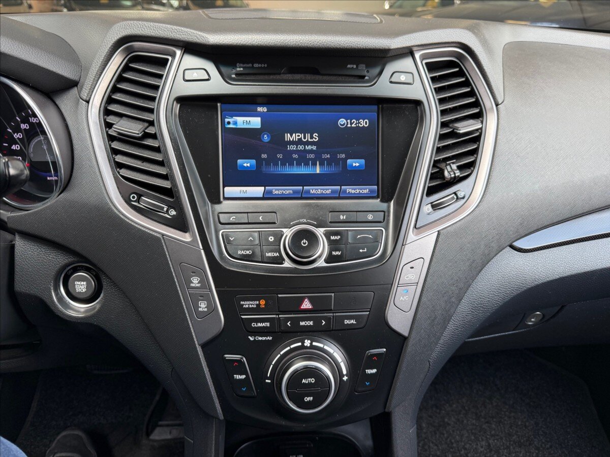Hyundai Santa Fe SUV / Terénní 2,2 l 145 kw