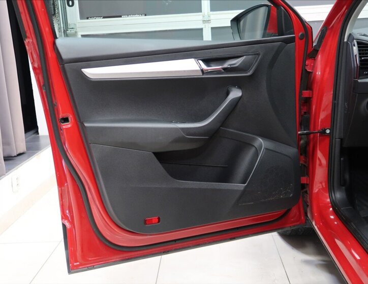 Škoda Karoq SUV 1,5 l 110 kw