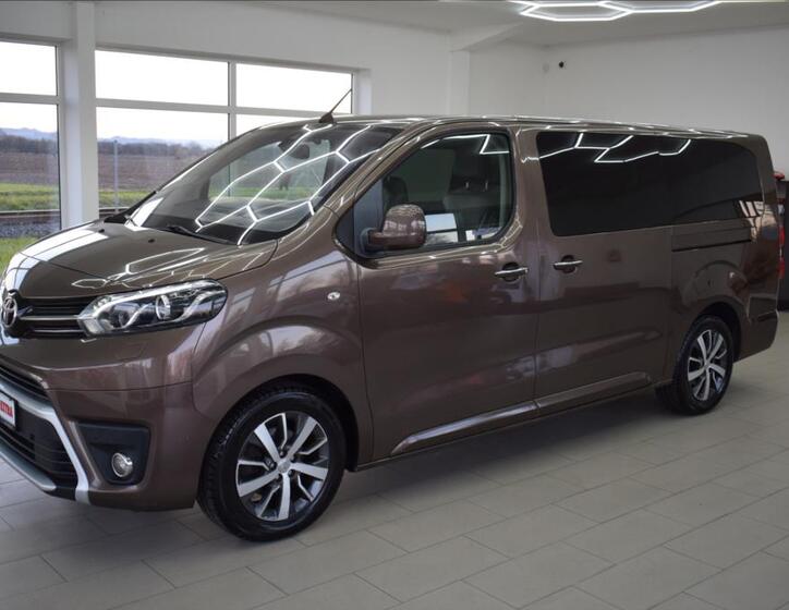 Toyota ProAce Verso 1