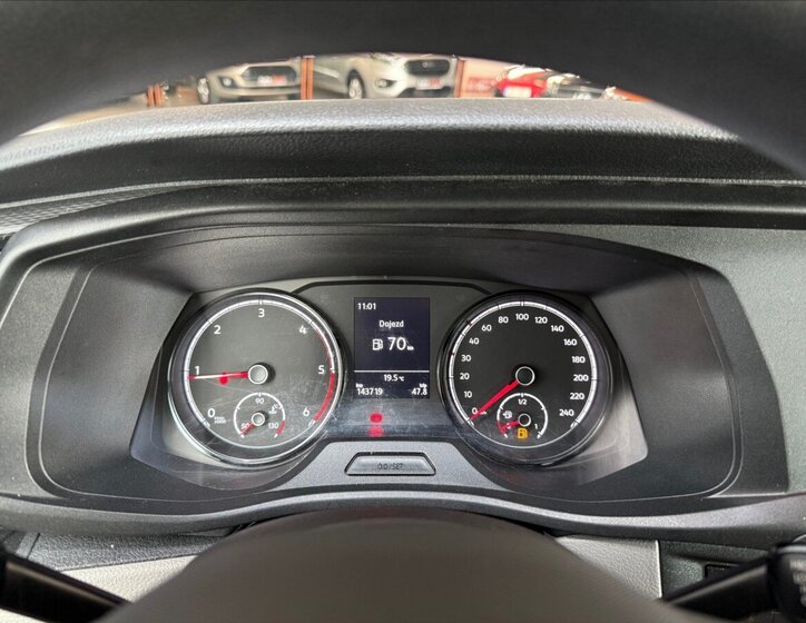 Volkswagen Caravelle 16