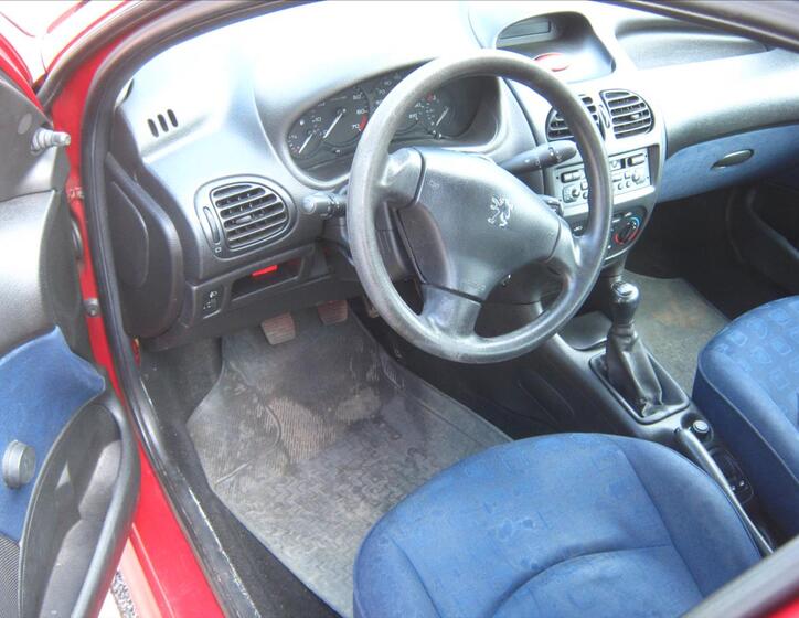 Peugeot 206 9