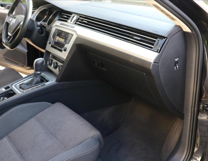 Volkswagen Passat 24